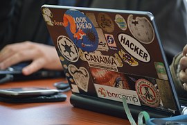 hacker-1569744__180